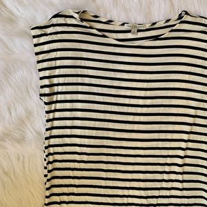 ✨ALL ITEMS $5✨  Green Envelop Striped Shirt